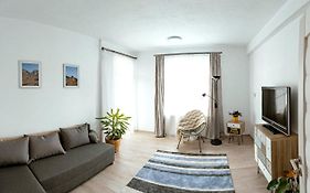 Solomon Apartments Ap 2